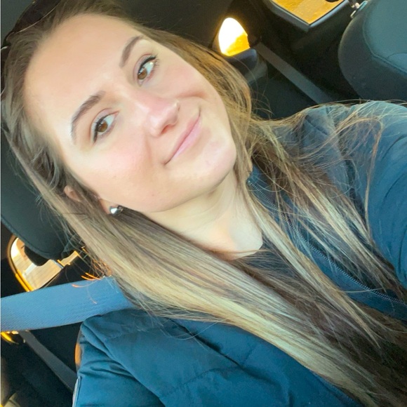 Meet your Posher, Haley - Picture 1 of 1